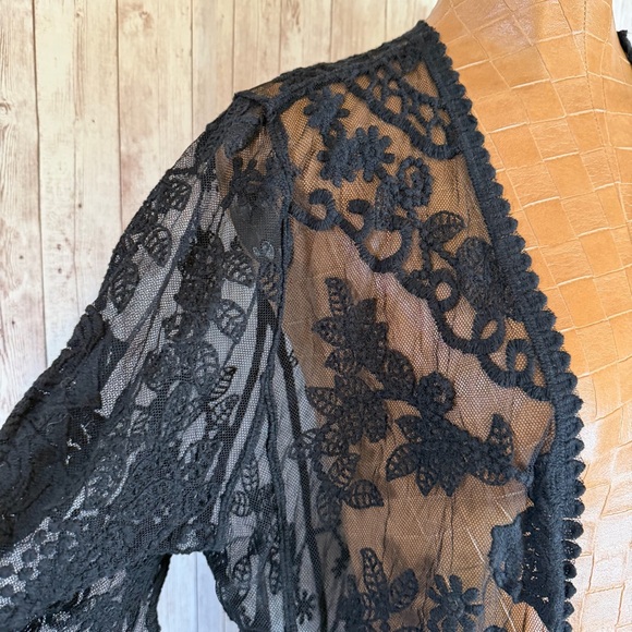 Shyanne Black Mesh Embroidered Midi Kimono Jacket - Picture 4 of 11